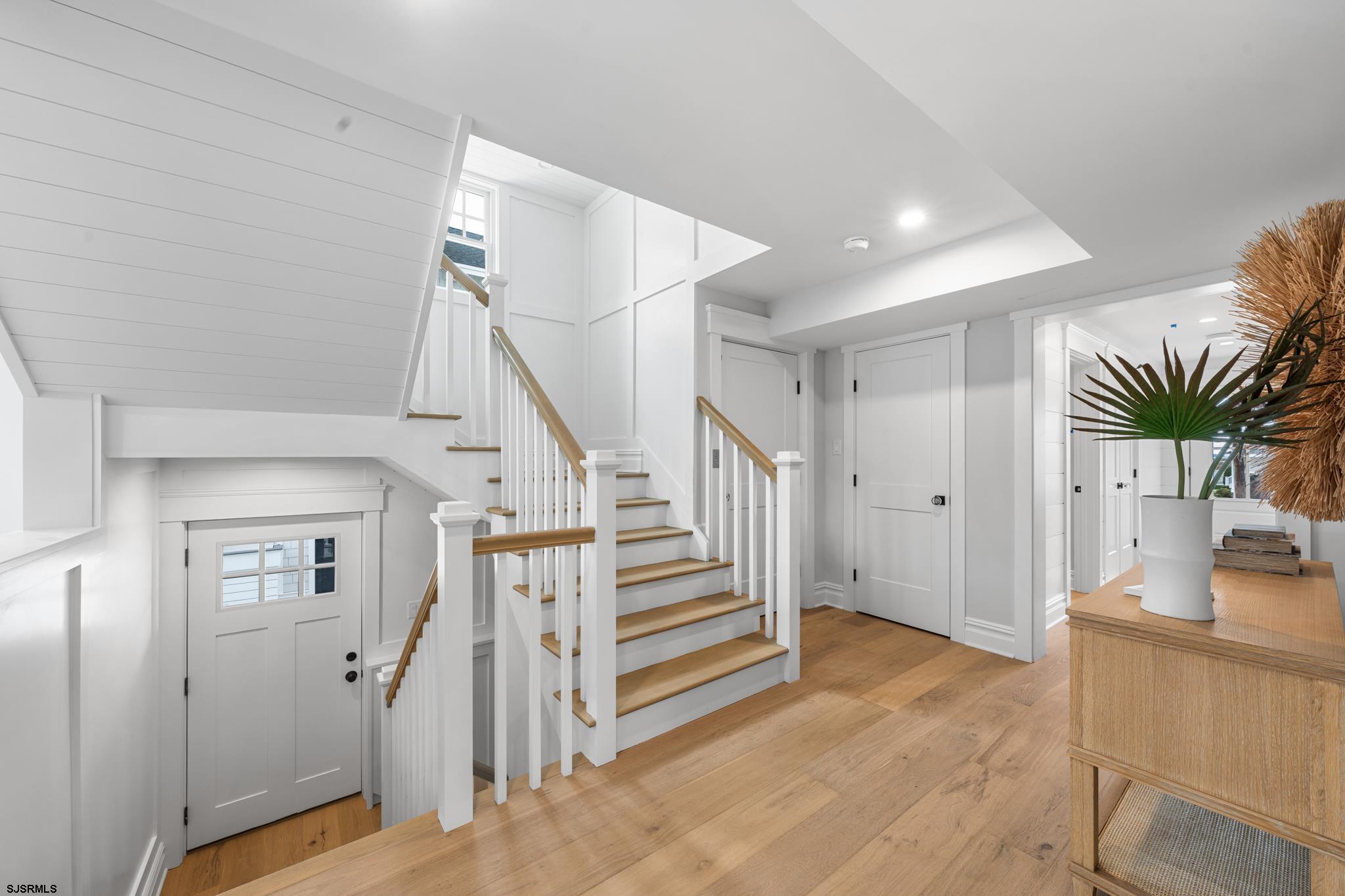 5961 Ocean Dr Dr