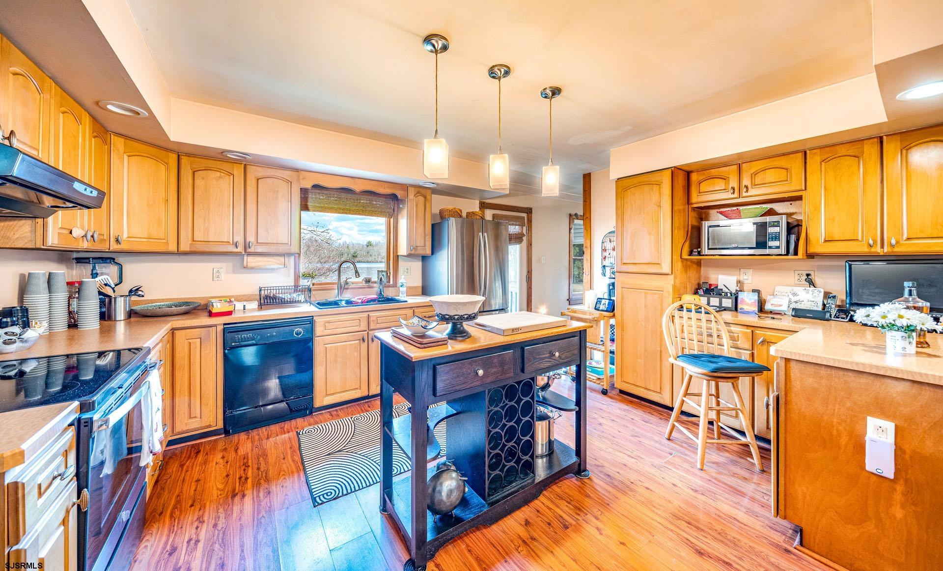 Dennis Township, New Jersey 08270, United States, 4 Bedrooms Bedrooms, ,3 BathroomsBathrooms,Residential,Active,147702