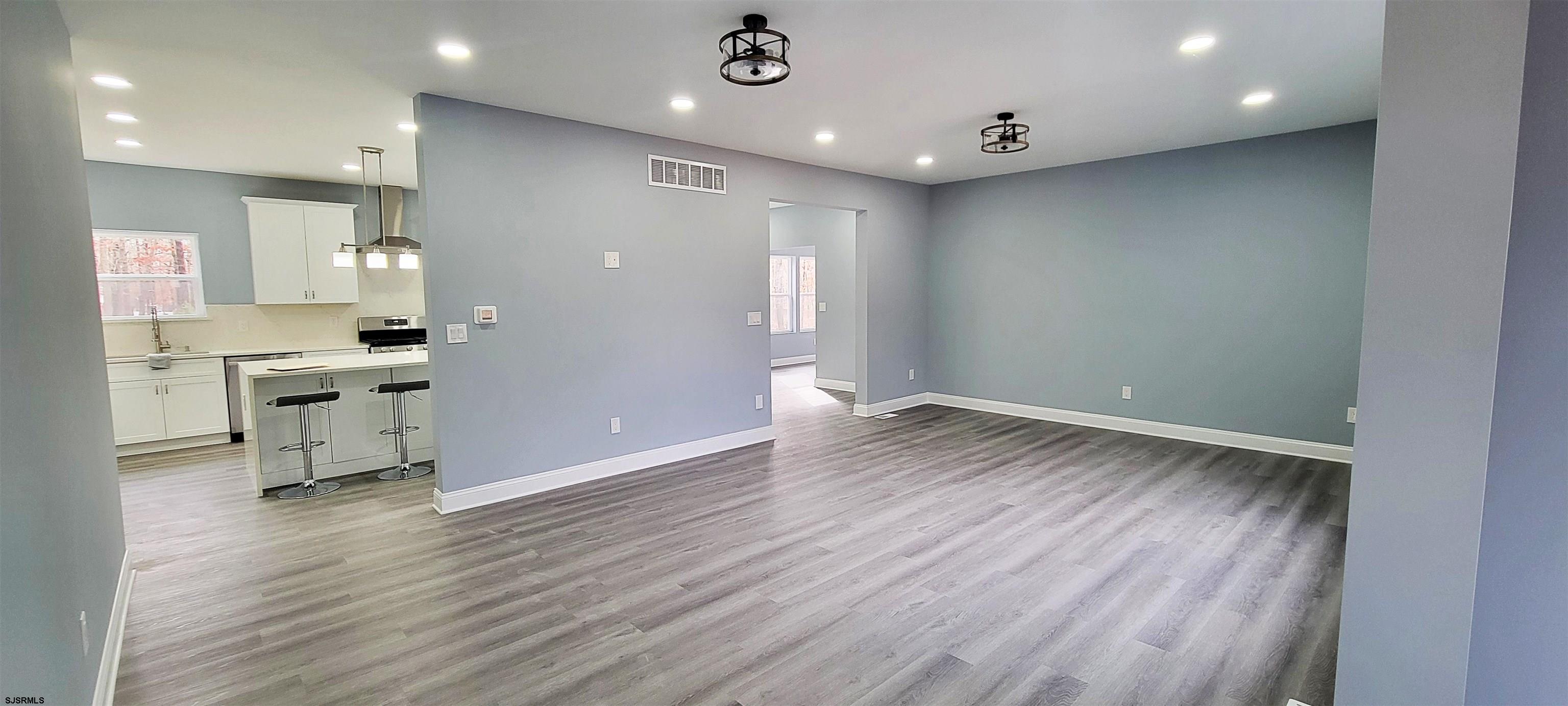 Absecon, New Jersey 08205, United States, 4 Bedrooms Bedrooms, ,4 BathroomsBathrooms,Residential,Active,89641