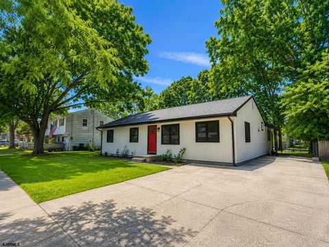 Photo of 10 Franklin Dr, Somers Point, NJ 08244 (MLS # 608806)