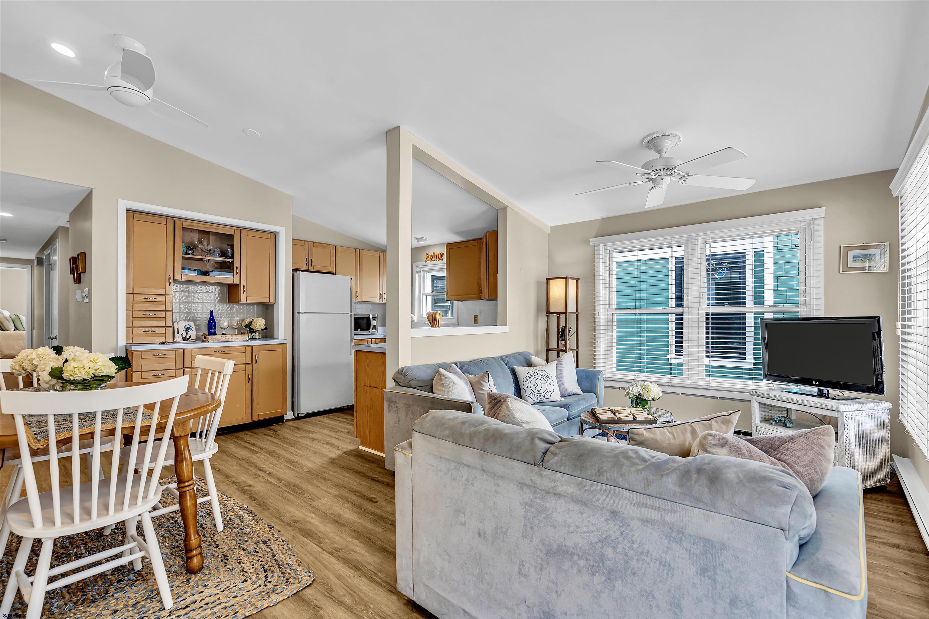 Ocean City, New Jersey 08226, United States, 2 Bedrooms Bedrooms, ,1 BathroomBathrooms,Residential,Active,187969