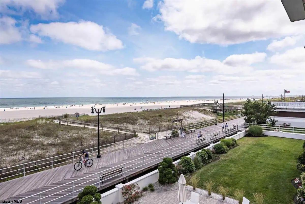 Atlantic City, New Jersey 08401, United States, 4 Bedrooms Bedrooms, ,4 BathroomsBathrooms,Residential,Active,254428