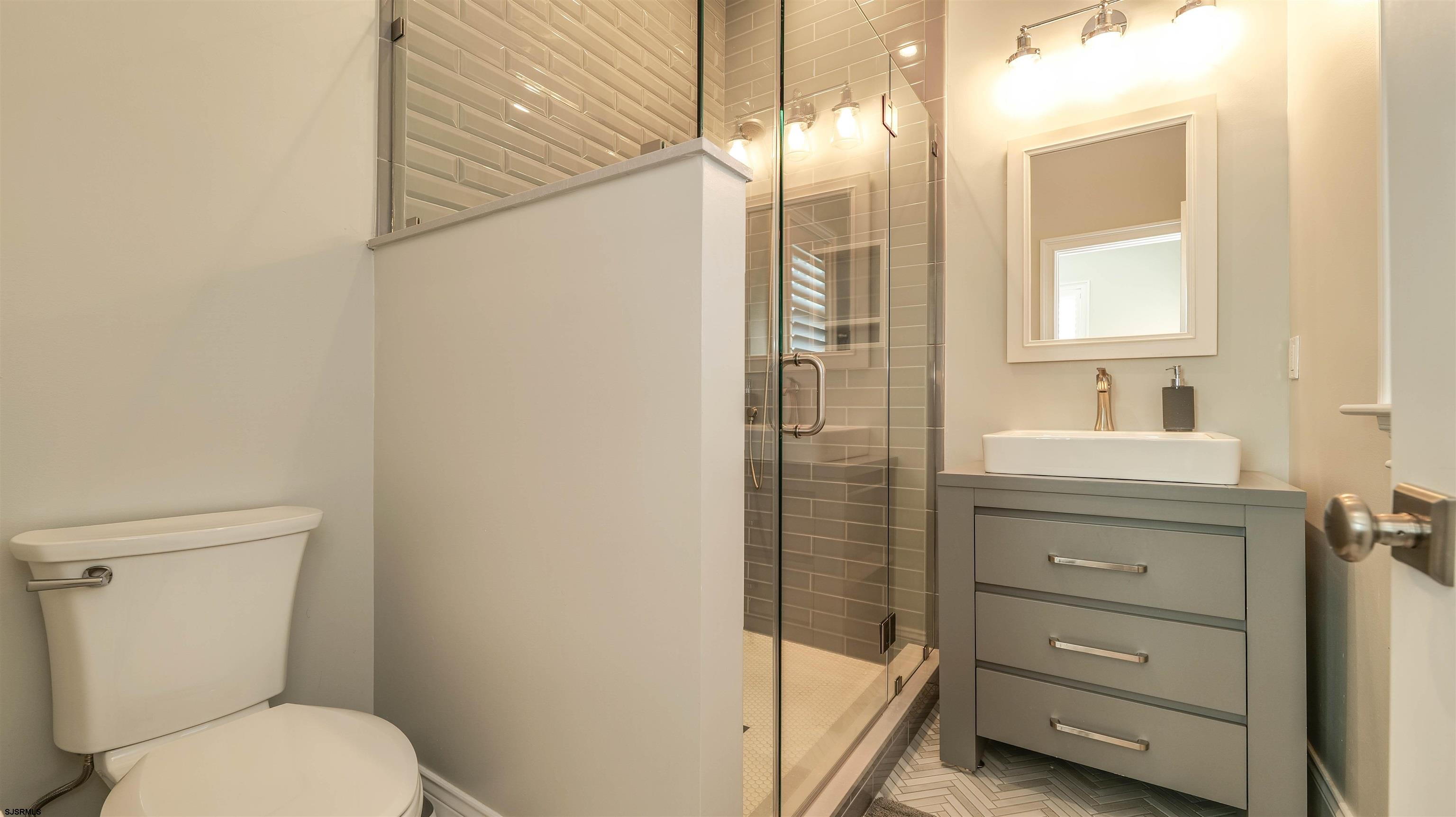 Margate, New Jersey 08402, United States, 5 Bedrooms Bedrooms, ,6 BathroomsBathrooms,Residential,Active,93448