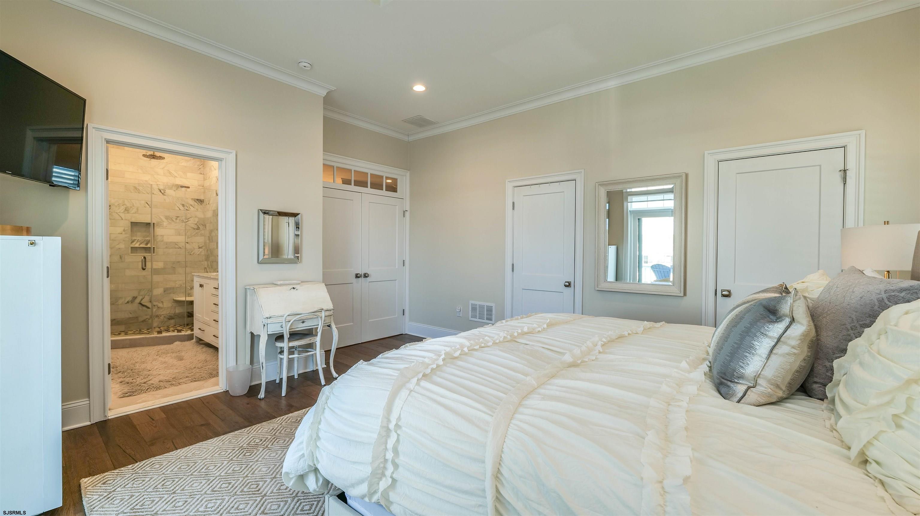 Margate, New Jersey 08402, United States, 5 Bedrooms Bedrooms, ,6 BathroomsBathrooms,Residential,Active,93448