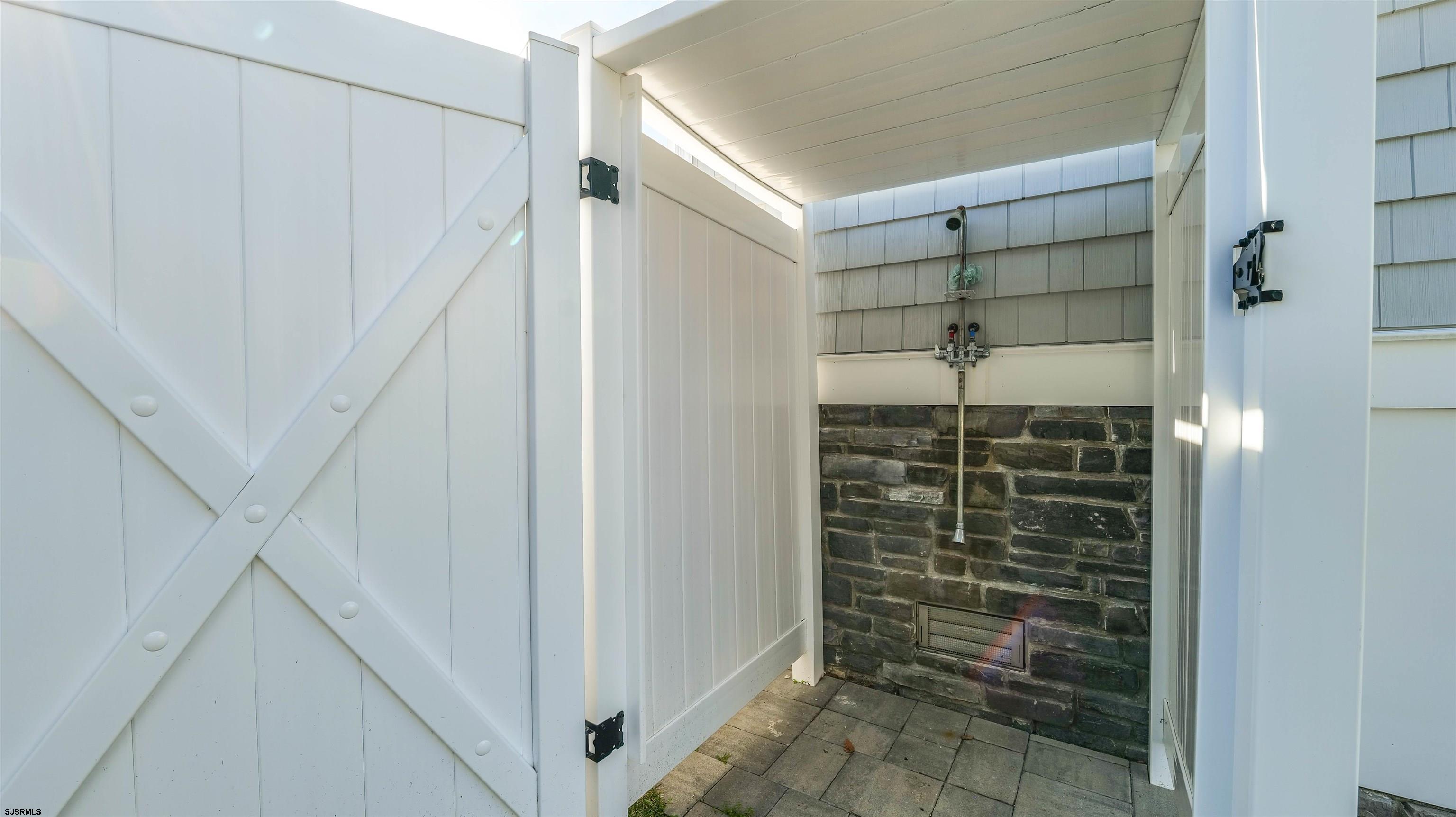 Margate, New Jersey 08402, United States, 5 Bedrooms Bedrooms, ,6 BathroomsBathrooms,Residential,Active,93448