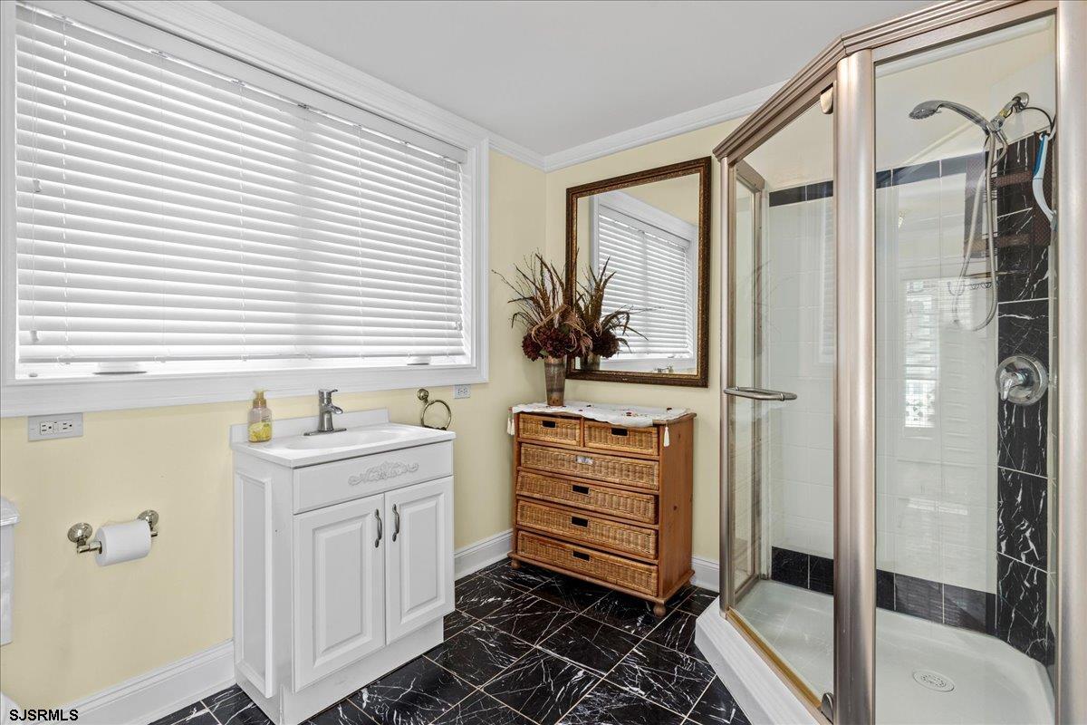 Ventnor, New Jersey 08406, United States, 5 Bedrooms Bedrooms, ,4 BathroomsBathrooms,Residential,Active,203517