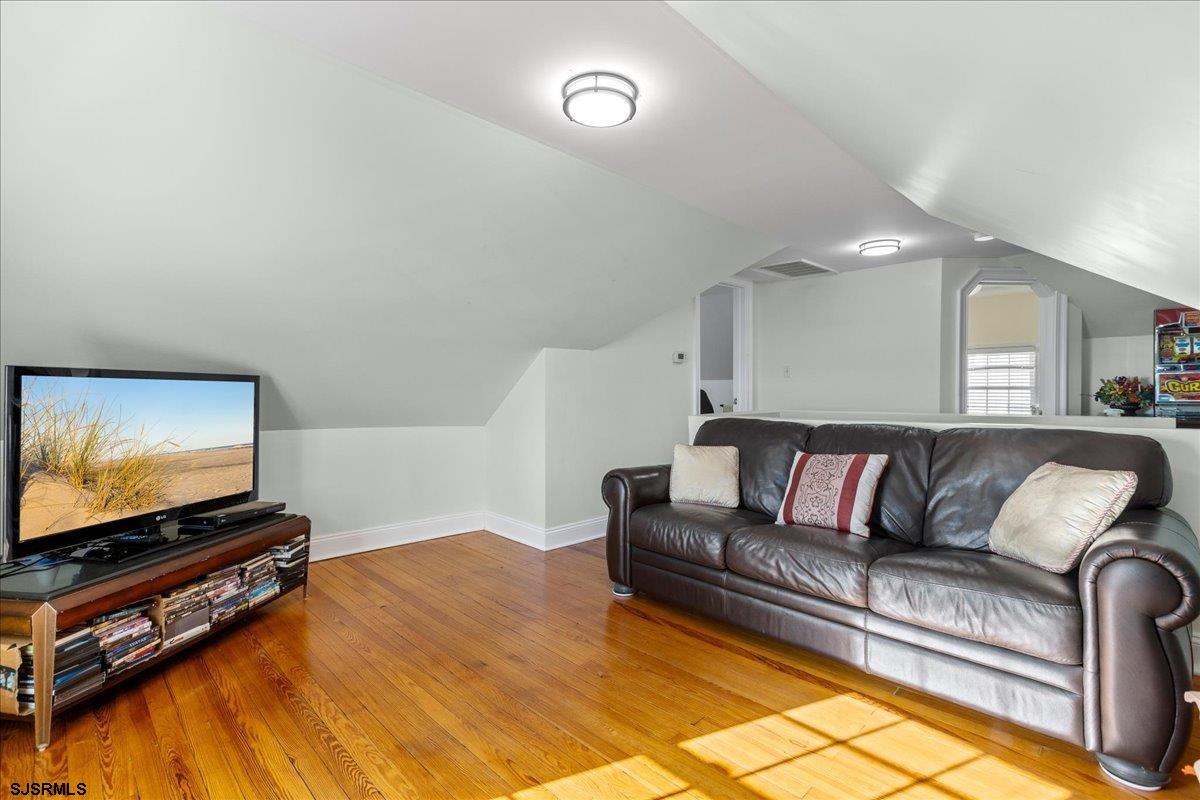 Ventnor, New Jersey 08406, United States, 5 Bedrooms Bedrooms, ,4 BathroomsBathrooms,Residential,Active,203517