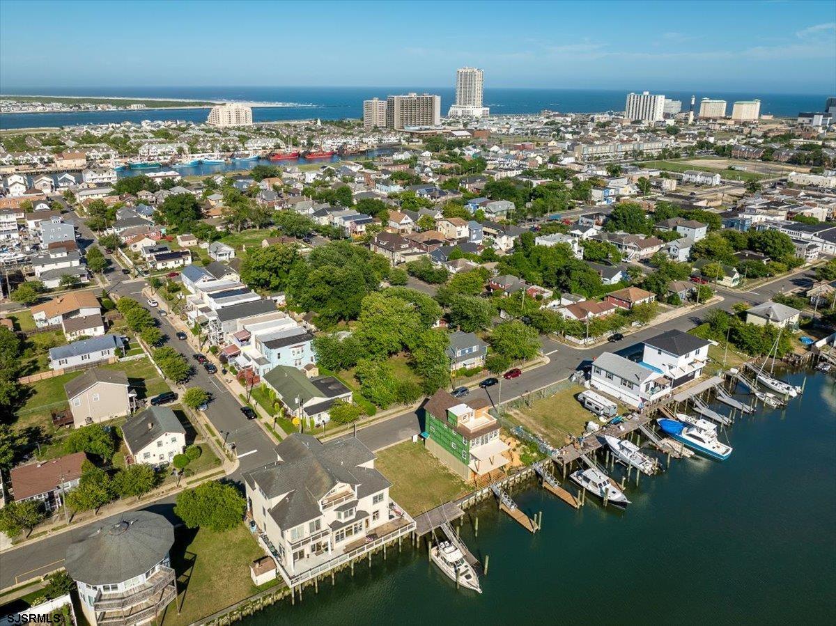 Atlantic City, New Jersey 08401, United States, 3 Bedrooms Bedrooms, ,2 BathroomsBathrooms,Residential,Pending,73360