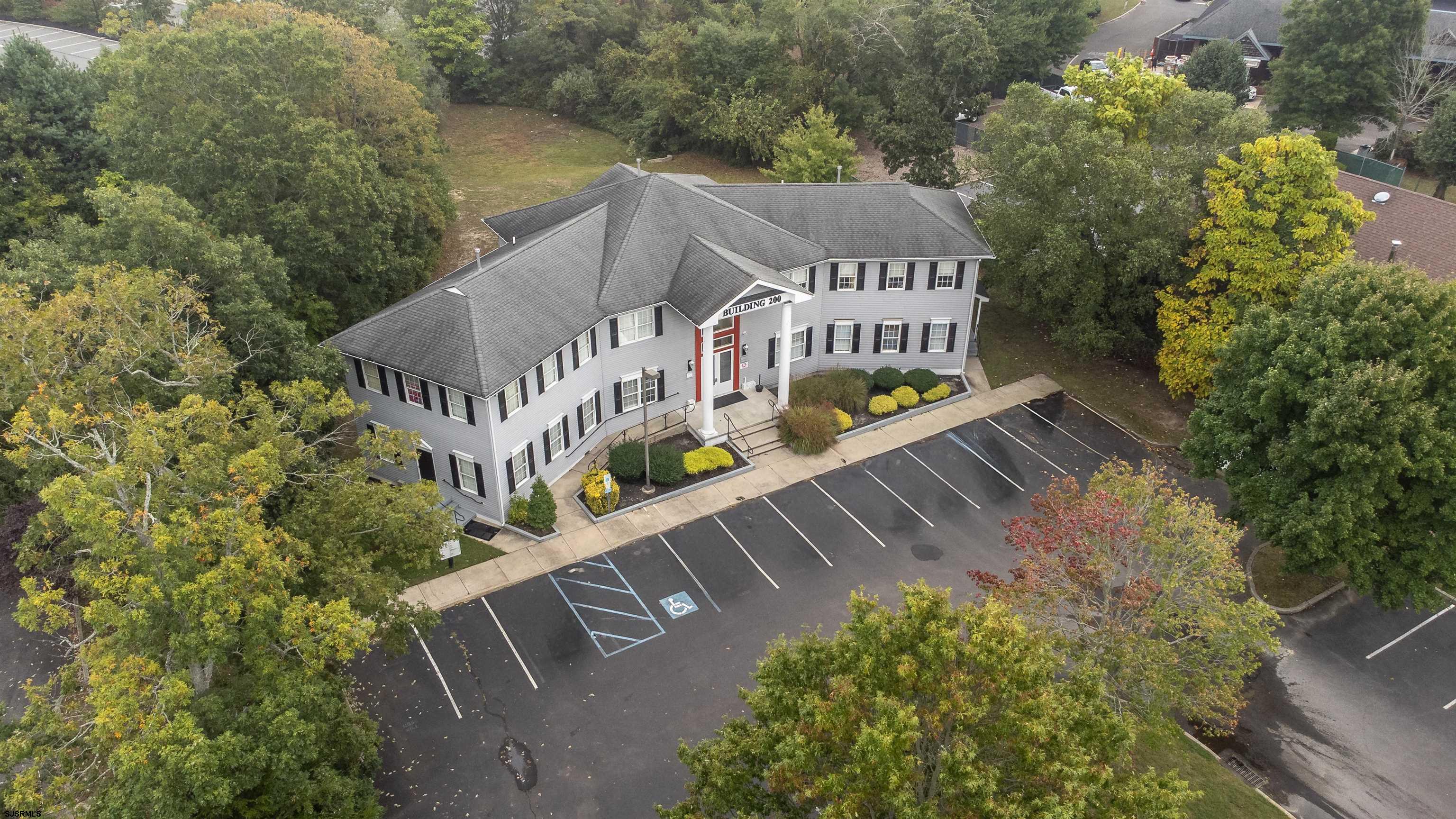 337 E Jimmie Leeds
