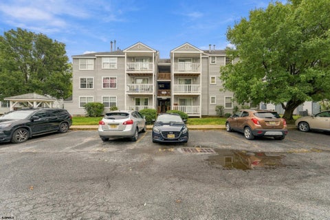 Townhouse For Sale - 2 Oyster Bay Road<br/> Absecon, NJ 08201