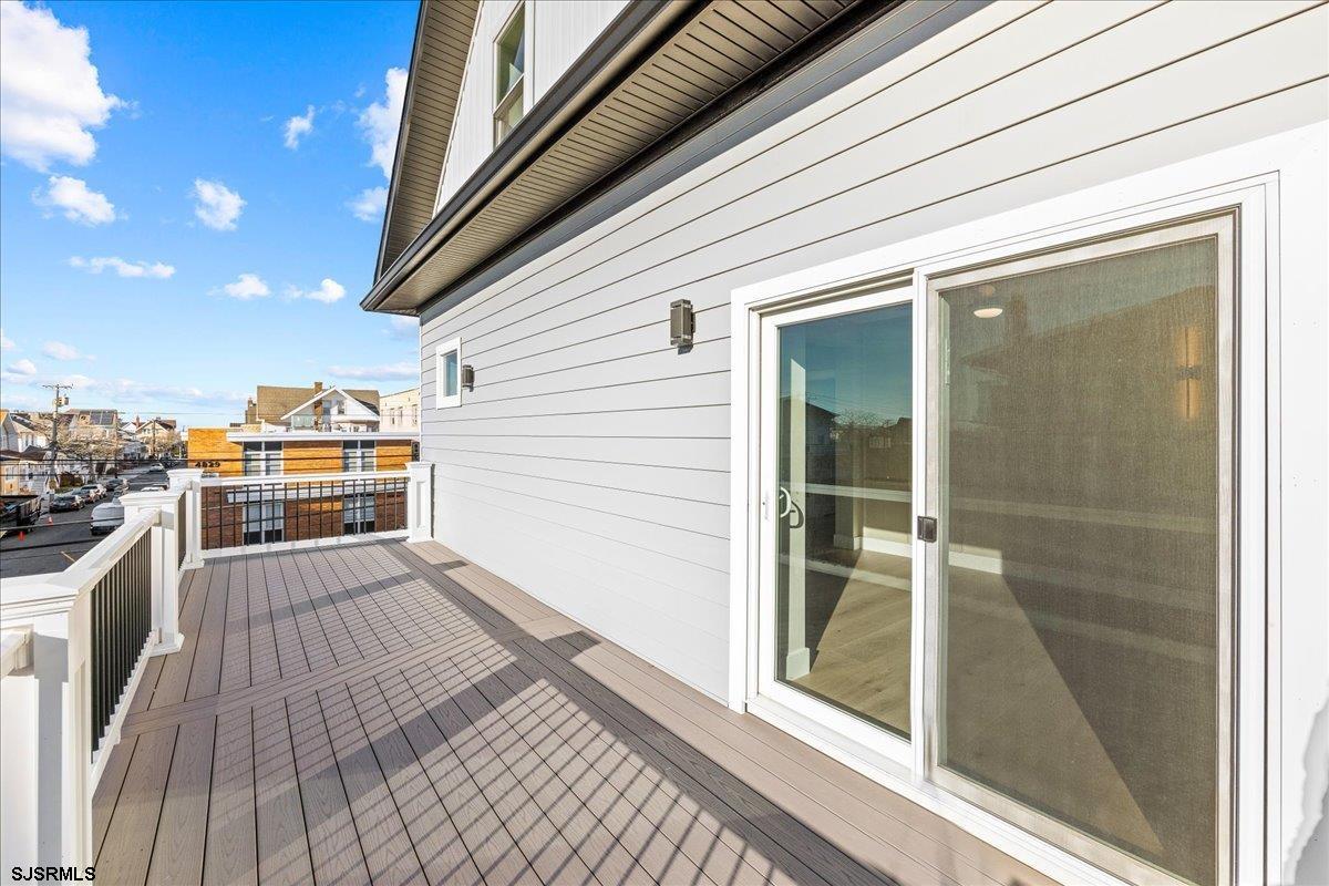 Ventnor, New Jersey 08402, United States, 6 Bedrooms Bedrooms, ,6 BathroomsBathrooms,Residential,Active,250671