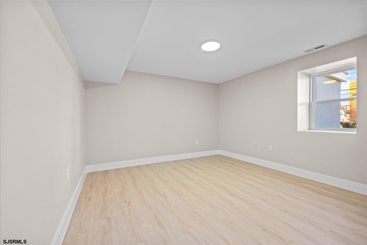 Ventnor, New Jersey 08402, United States, 6 Bedrooms Bedrooms, ,6 BathroomsBathrooms,Residential,Active,250671