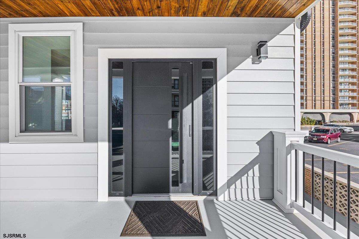 Ventnor, New Jersey 08402, United States, 6 Bedrooms Bedrooms, ,6 BathroomsBathrooms,Residential,Active,250671