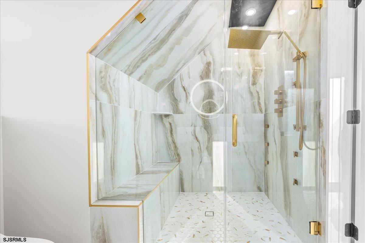 Ventnor, New Jersey 08402, United States, 6 Bedrooms Bedrooms, ,6 BathroomsBathrooms,Residential,Active,250671