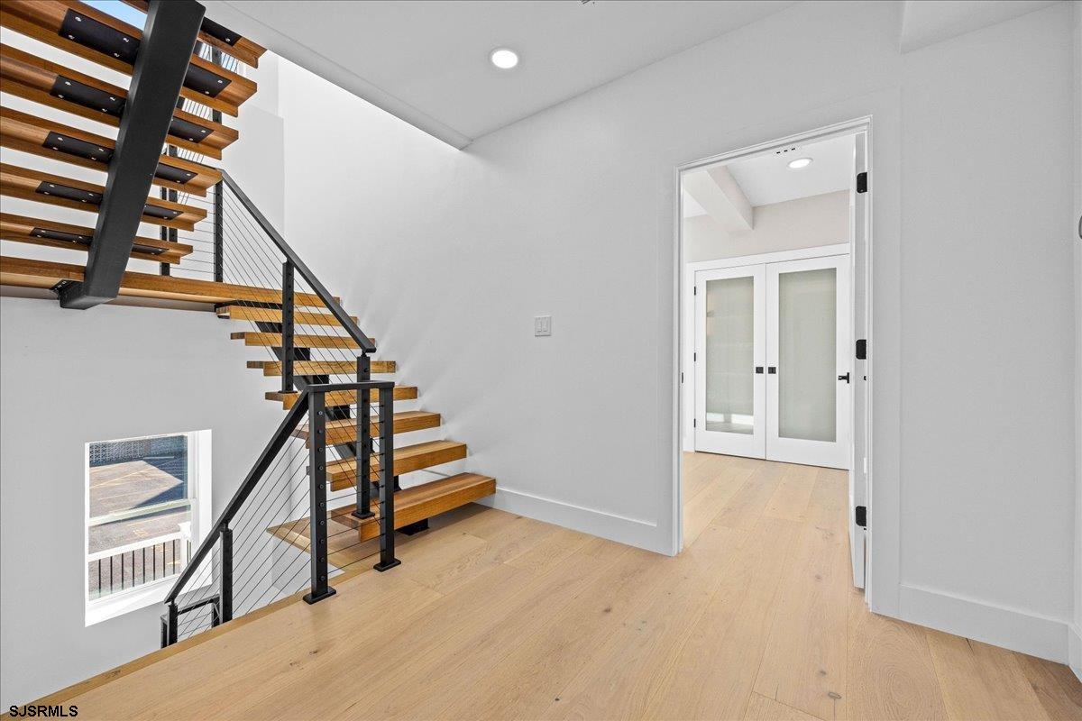 Ventnor, New Jersey 08402, United States, 6 Bedrooms Bedrooms, ,6 BathroomsBathrooms,Residential,Active,250671