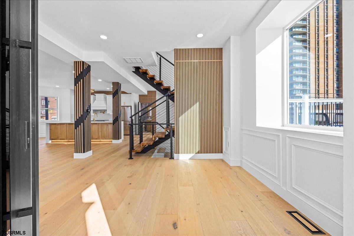 Ventnor, New Jersey 08402, United States, 6 Bedrooms Bedrooms, ,6 BathroomsBathrooms,Residential,Active,250671