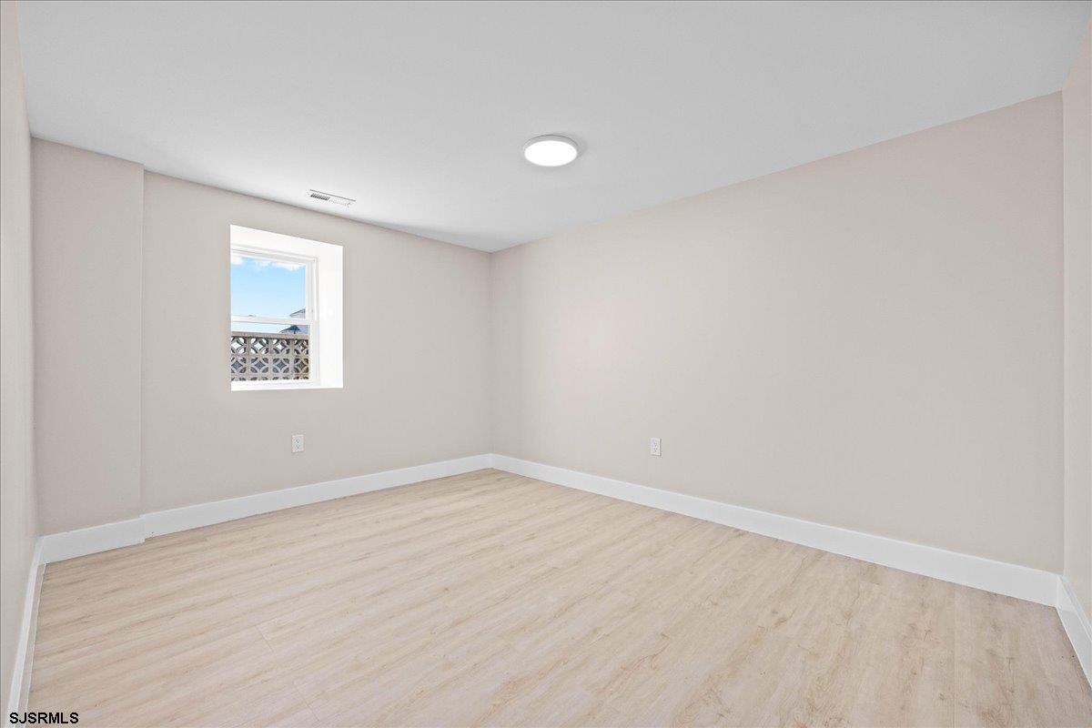 Ventnor, New Jersey 08402, United States, 6 Bedrooms Bedrooms, ,6 BathroomsBathrooms,Residential,Active,250671