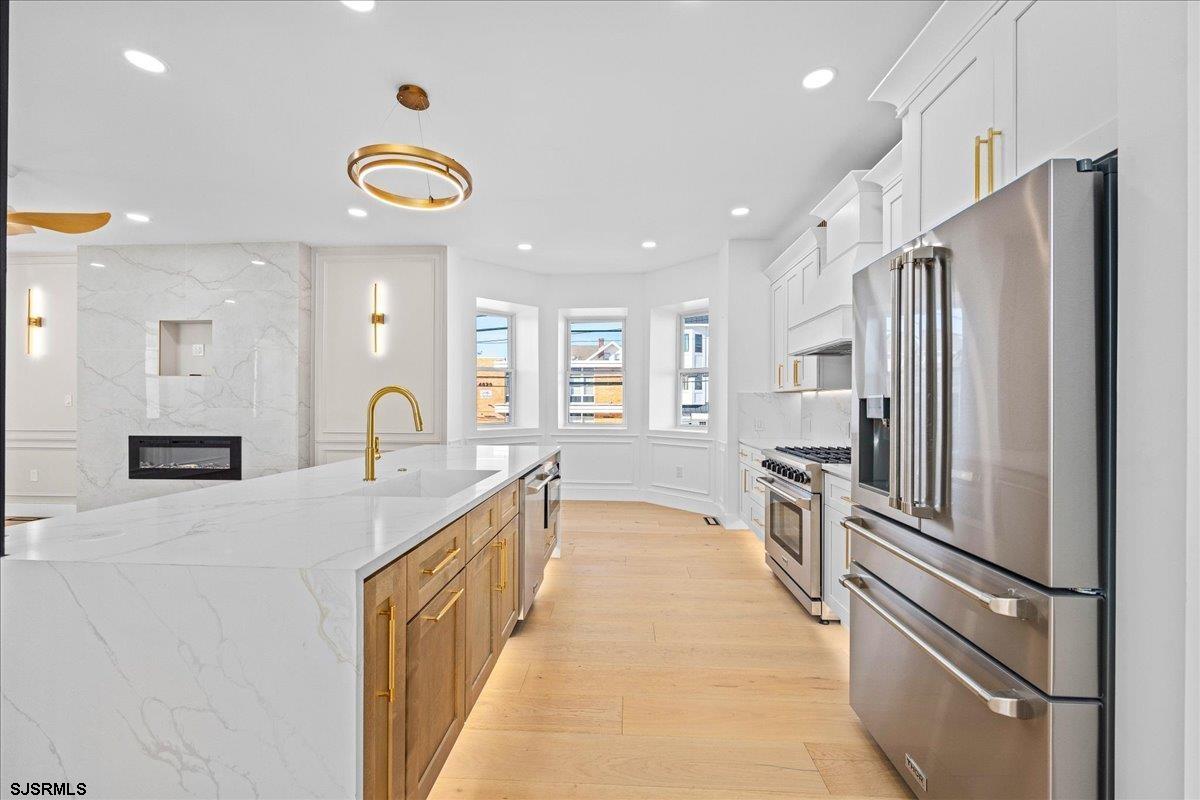 Ventnor, New Jersey 08402, United States, 6 Bedrooms Bedrooms, ,6 BathroomsBathrooms,Residential,Active,250671