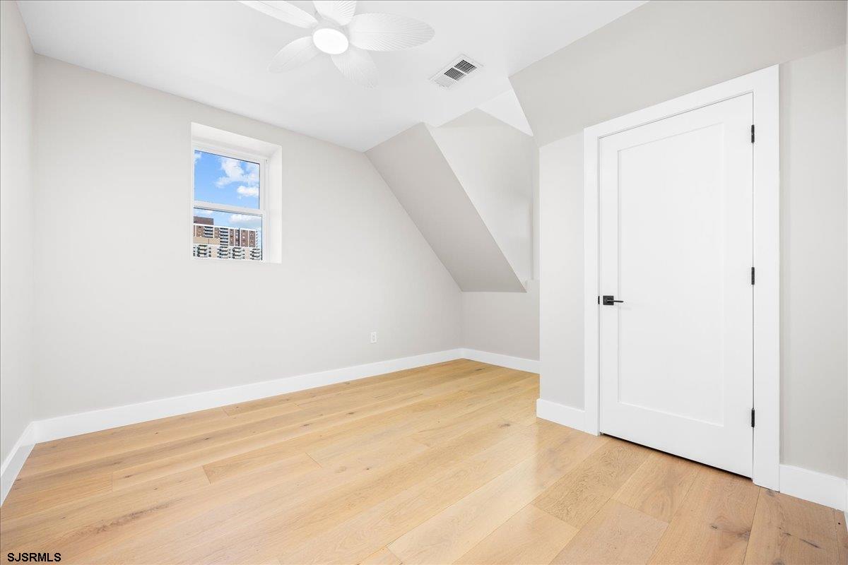 Ventnor, New Jersey 08402, United States, 6 Bedrooms Bedrooms, ,6 BathroomsBathrooms,Residential,Active,250671