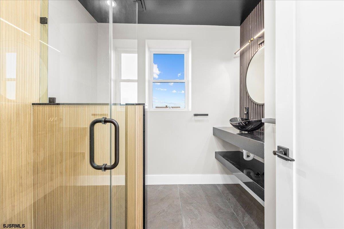 Ventnor, New Jersey 08402, United States, 6 Bedrooms Bedrooms, ,6 BathroomsBathrooms,Residential,Active,250671