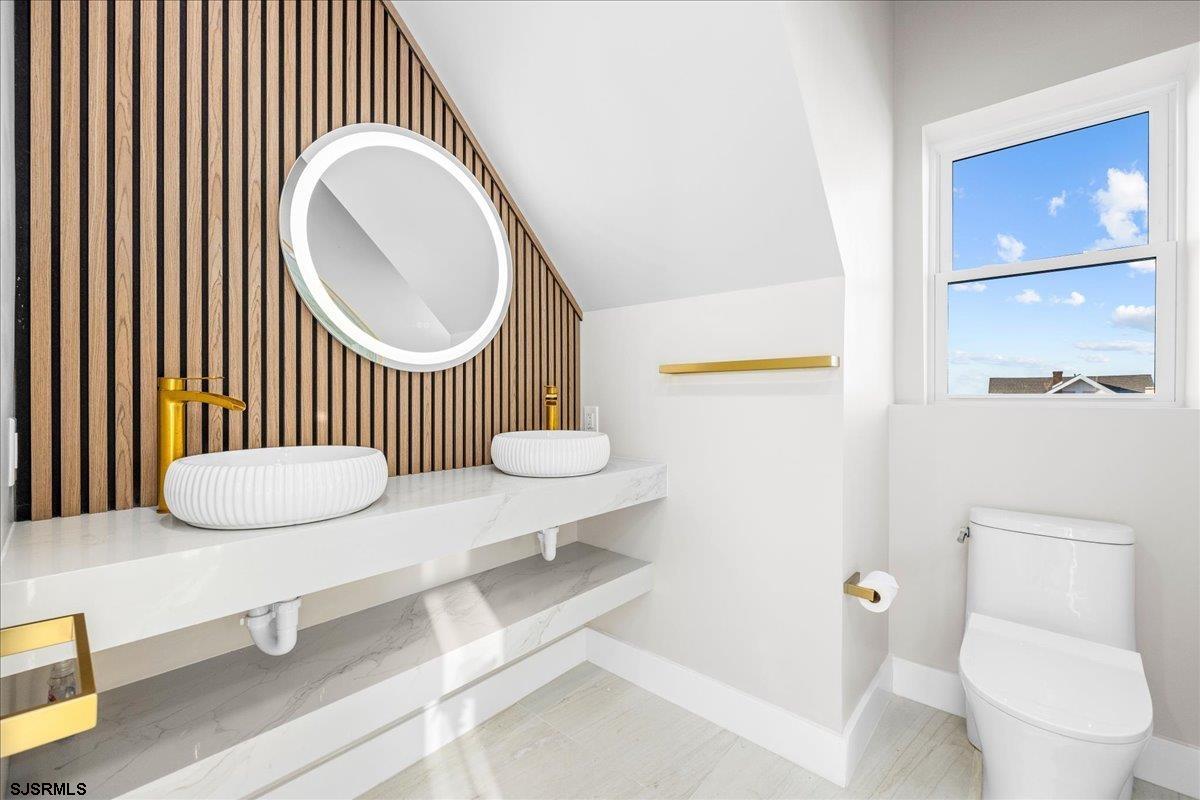 Ventnor, New Jersey 08402, United States, 6 Bedrooms Bedrooms, ,6 BathroomsBathrooms,Residential,Active,250671