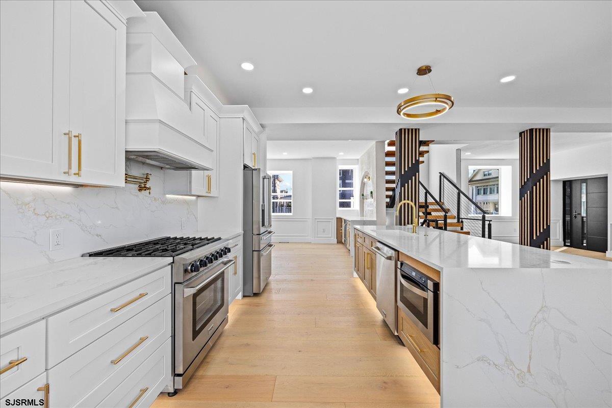 Ventnor, New Jersey 08402, United States, 6 Bedrooms Bedrooms, ,6 BathroomsBathrooms,Residential,Active,250671