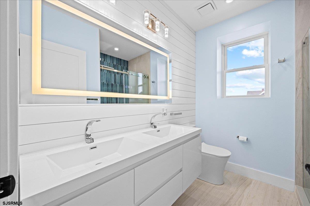 Ventnor, New Jersey 08402, United States, 6 Bedrooms Bedrooms, ,6 BathroomsBathrooms,Residential,Active,250671