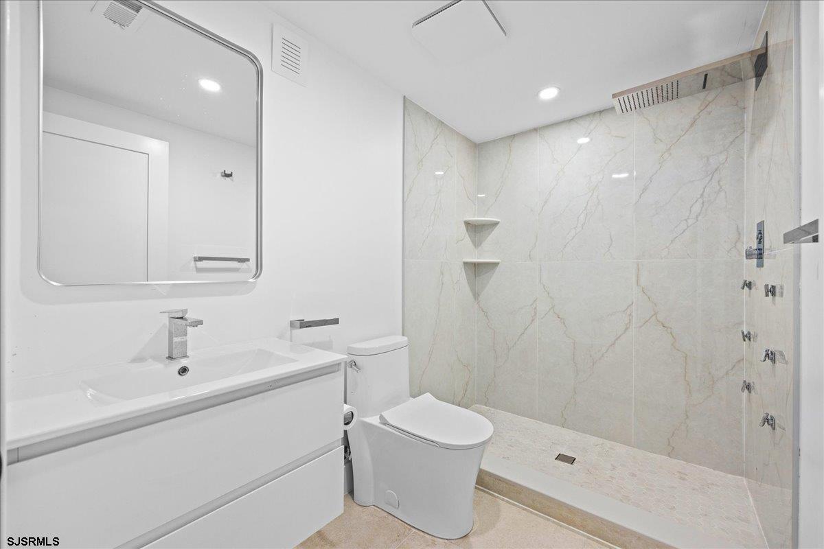 Ventnor, New Jersey 08402, United States, 6 Bedrooms Bedrooms, ,6 BathroomsBathrooms,Residential,Active,250671