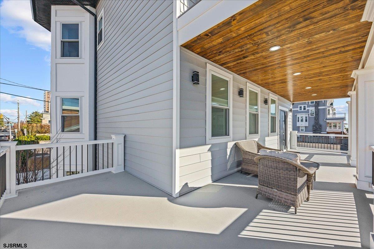 Ventnor, New Jersey 08402, United States, 6 Bedrooms Bedrooms, ,6 BathroomsBathrooms,Residential,Active,250671