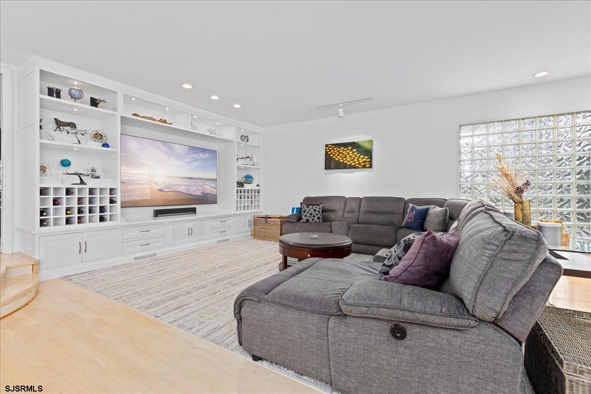 Margate, New Jersey 08402, United States, 4 Bedrooms Bedrooms, ,4 BathroomsBathrooms,Residential,Active,28232