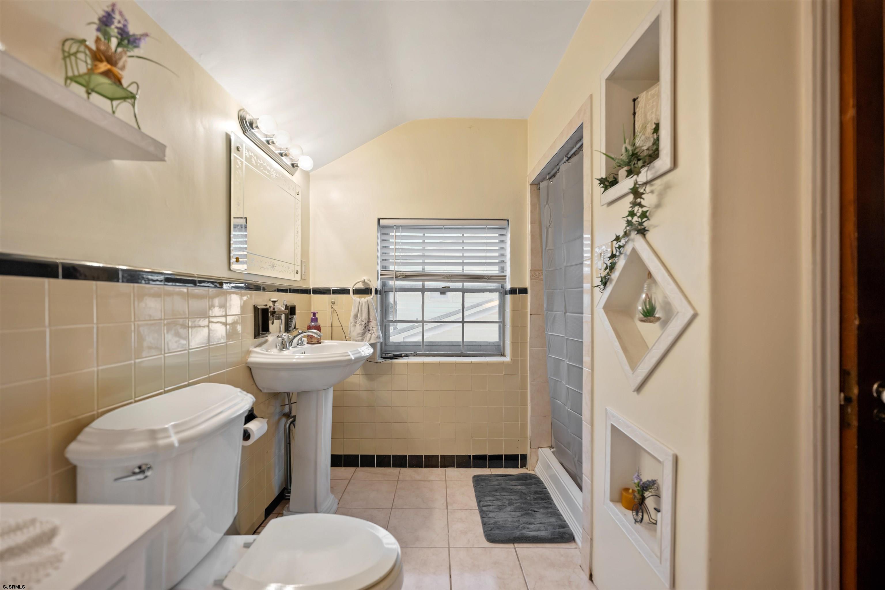 Vineland, New Jersey 08360, United States, 3 Bedrooms Bedrooms, ,1 BathroomBathrooms,Residential,Active,255278