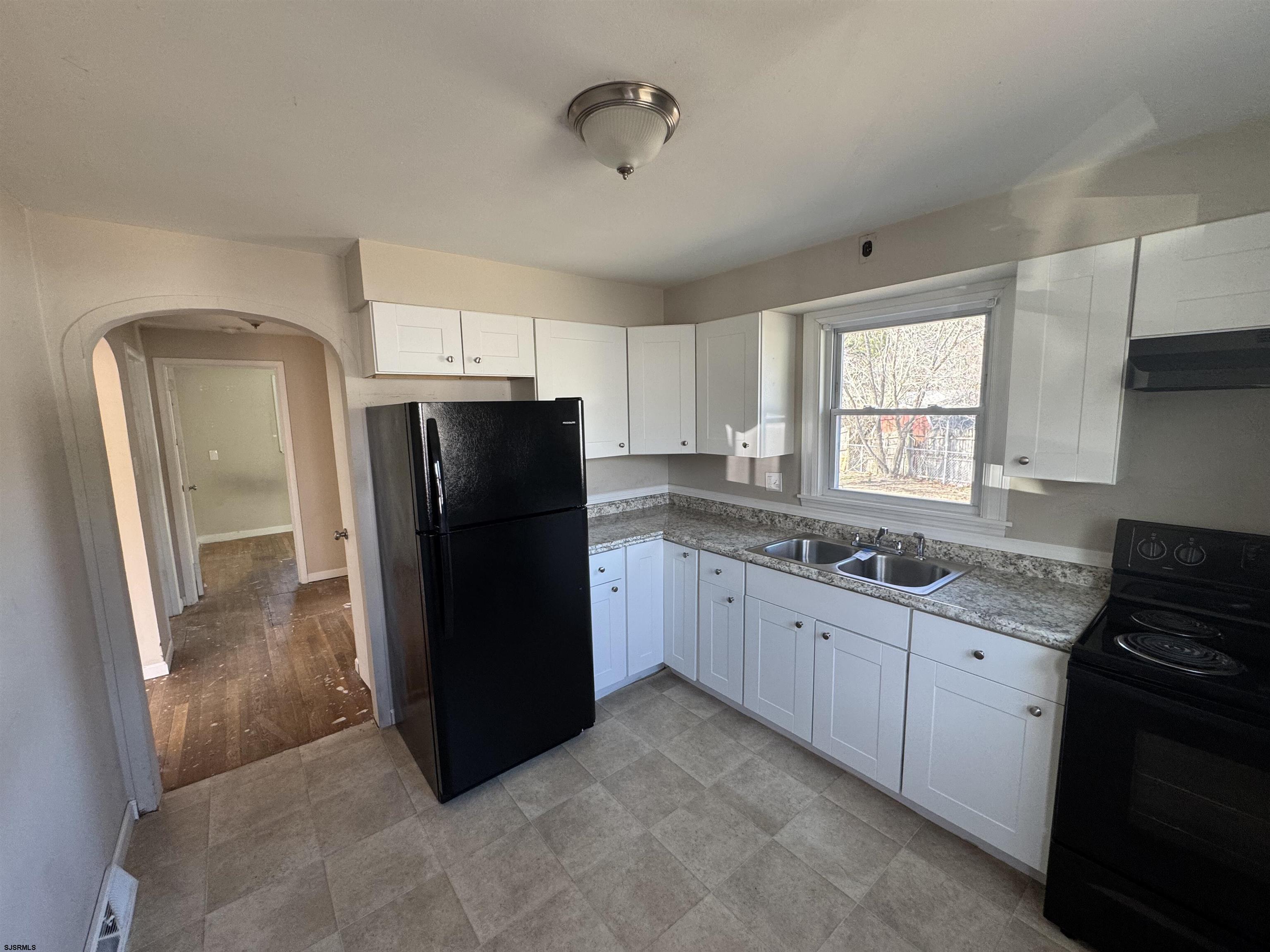 107 W Jimmie Leeds Road