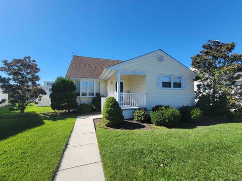 Photo of 208 Clipper Dr, Ocean City, NJ 08226 (MLS # 612740)