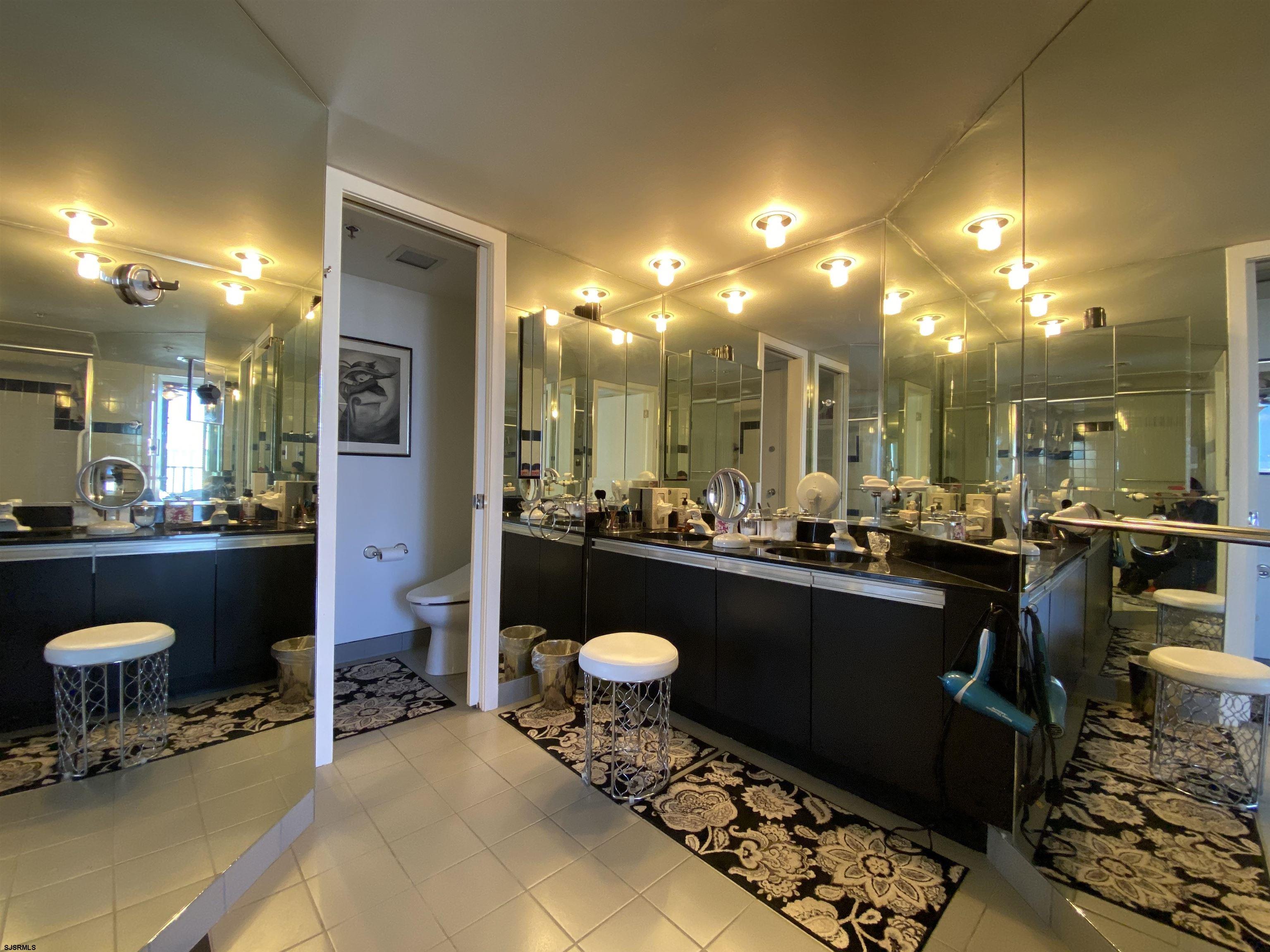 Atlantic City, New Jersey 08401, United States, 1 Bedroom Bedrooms, ,2 BathroomsBathrooms,Residential,Active,254713