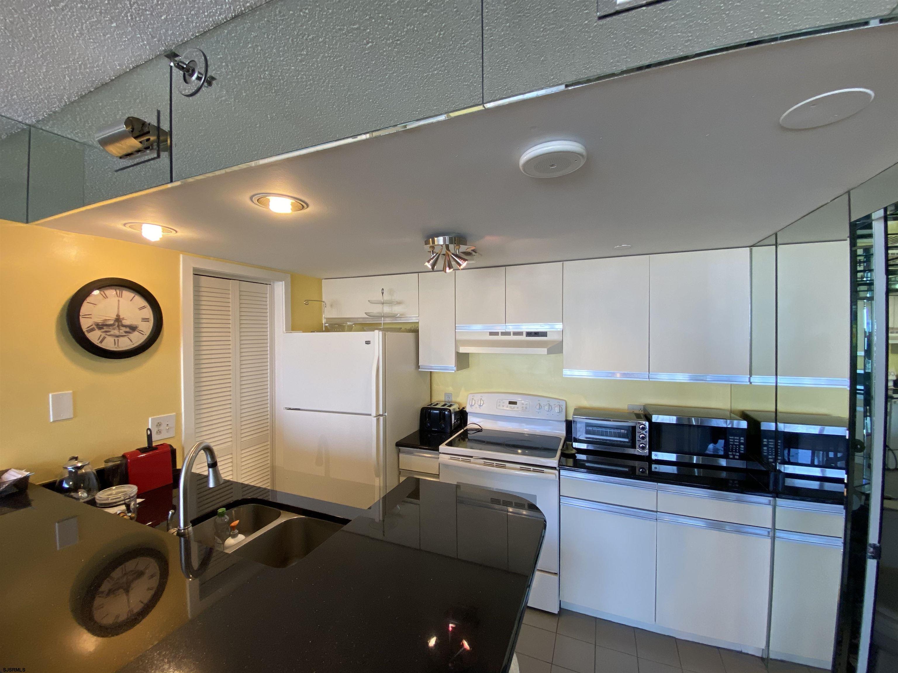 Atlantic City, New Jersey 08401, United States, 1 Bedroom Bedrooms, ,2 BathroomsBathrooms,Residential,Active,254713