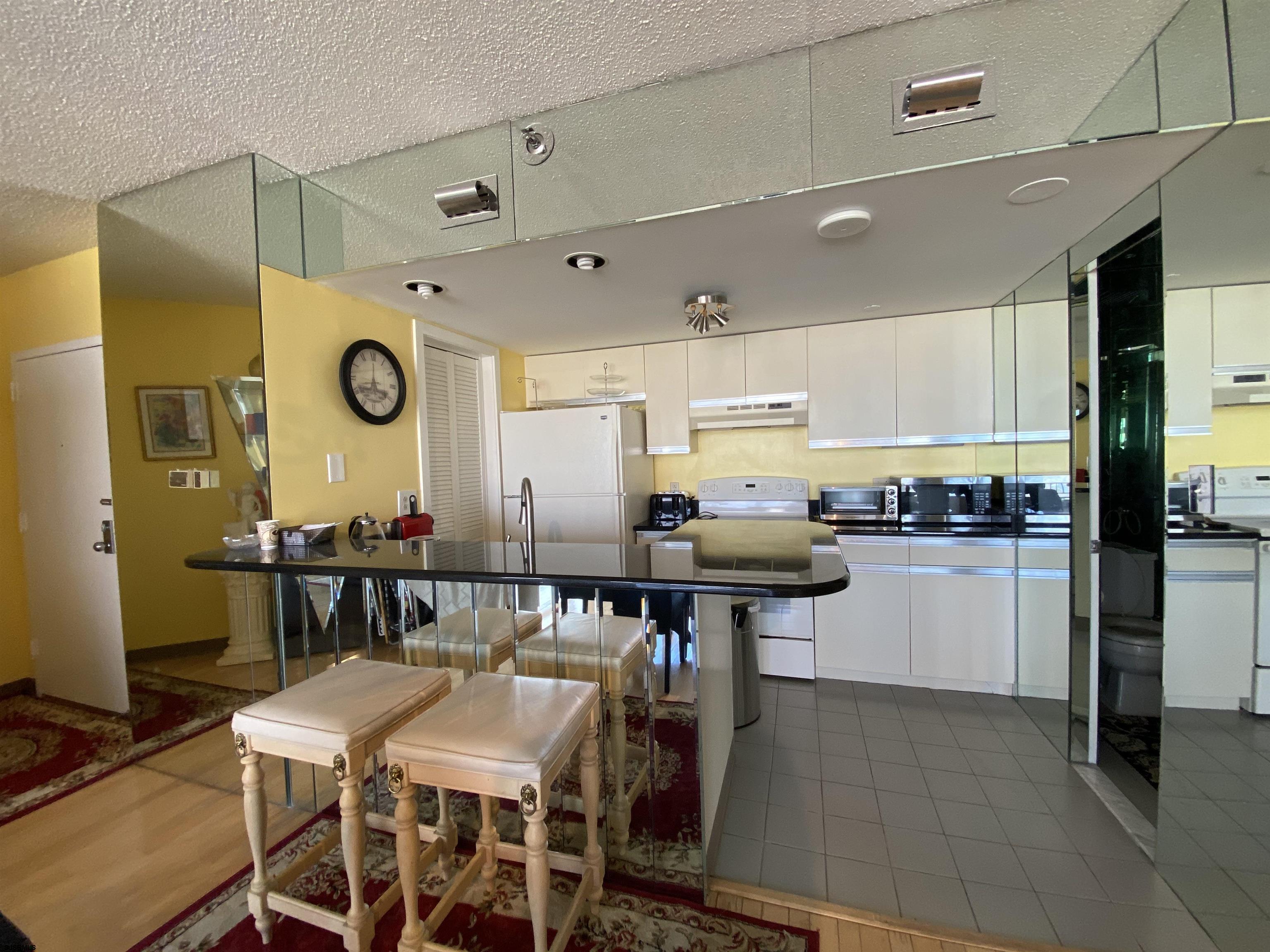 Atlantic City, New Jersey 08401, United States, 1 Bedroom Bedrooms, ,2 BathroomsBathrooms,Residential,Active,254713