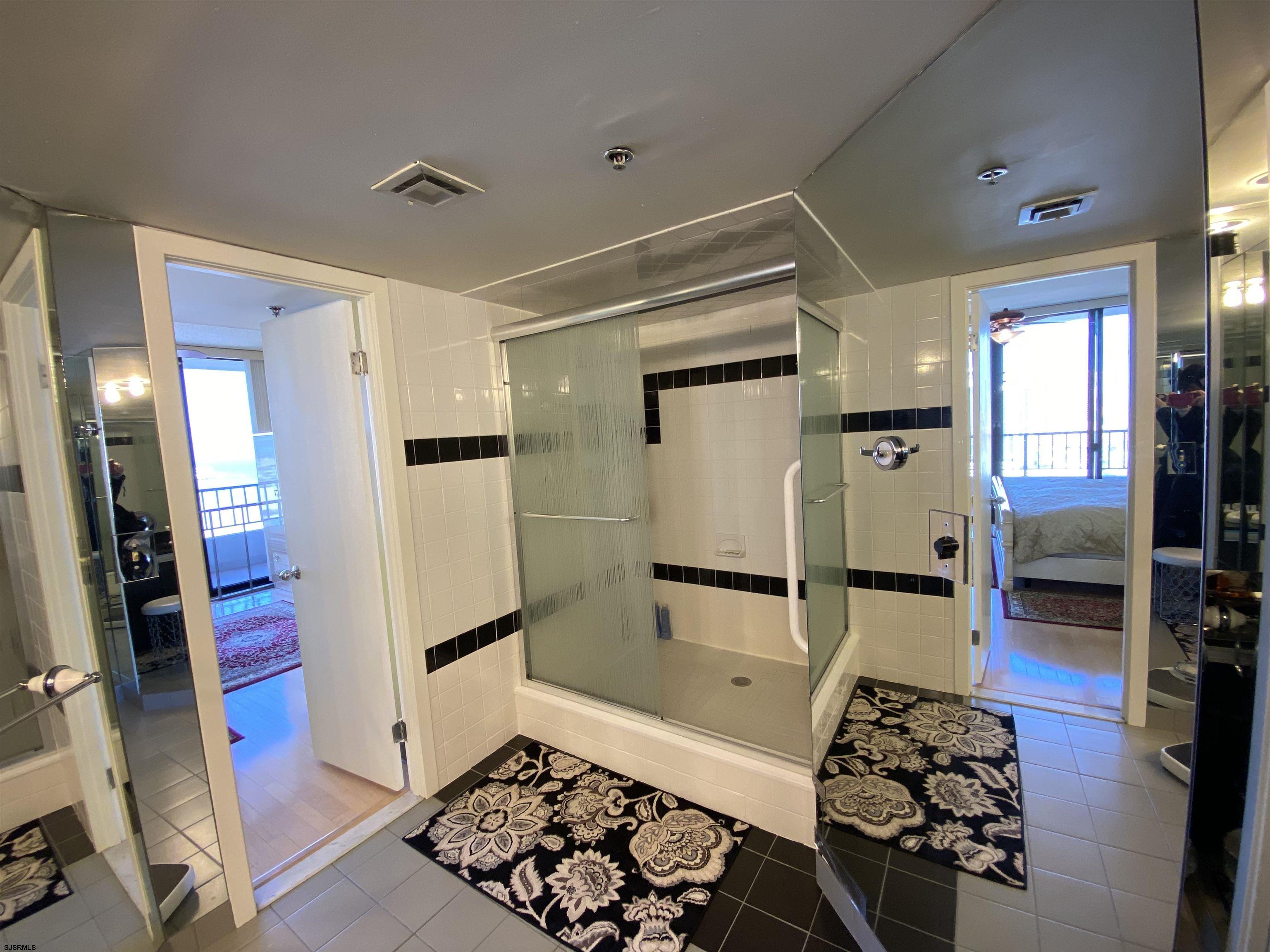 Atlantic City, New Jersey 08401, United States, 1 Bedroom Bedrooms, ,2 BathroomsBathrooms,Residential,Active,254713