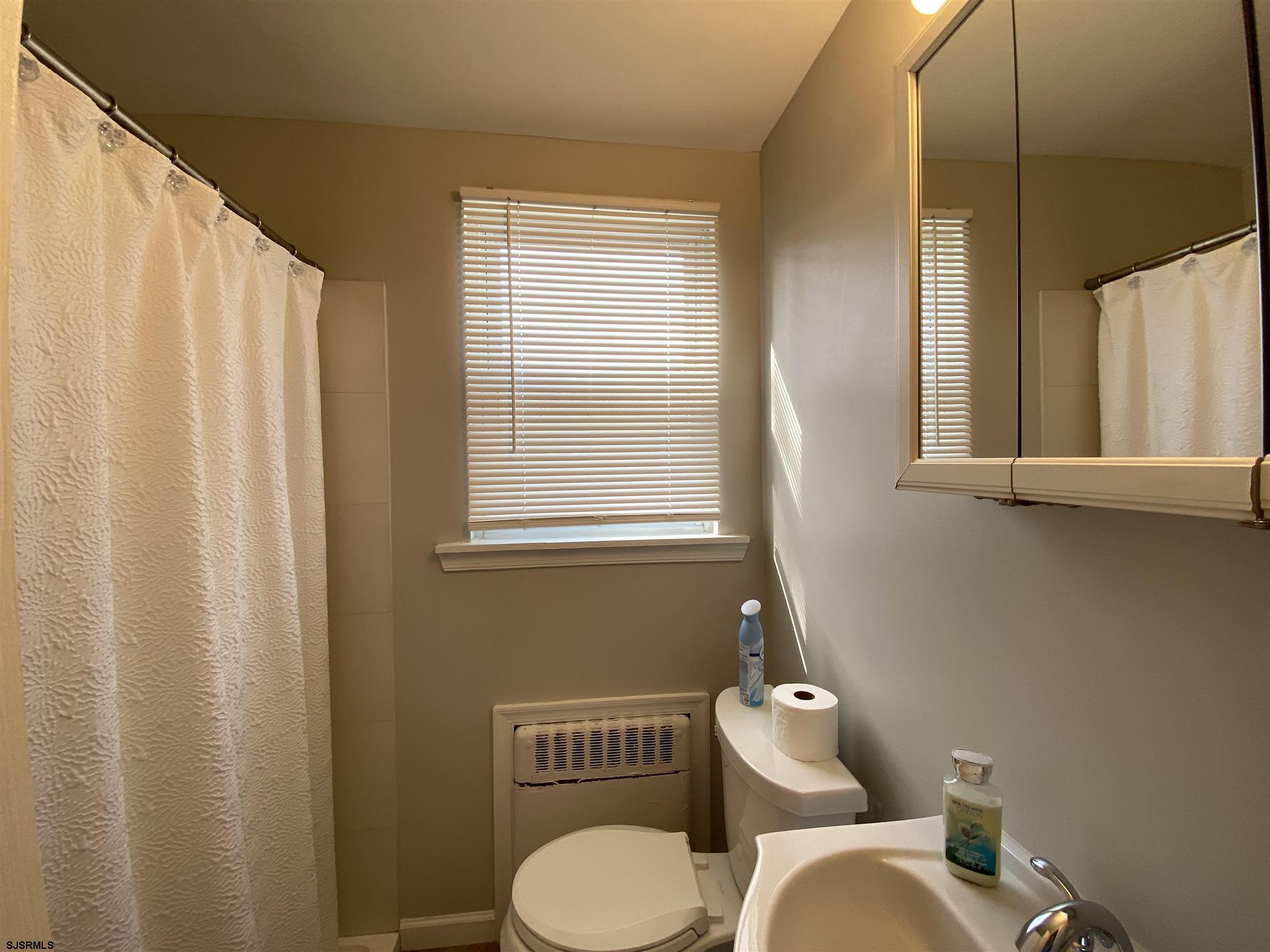 Margate, New Jersey 08402, United States, 2 Bedrooms Bedrooms, ,1 BathroomBathrooms,Residential,Active,49247