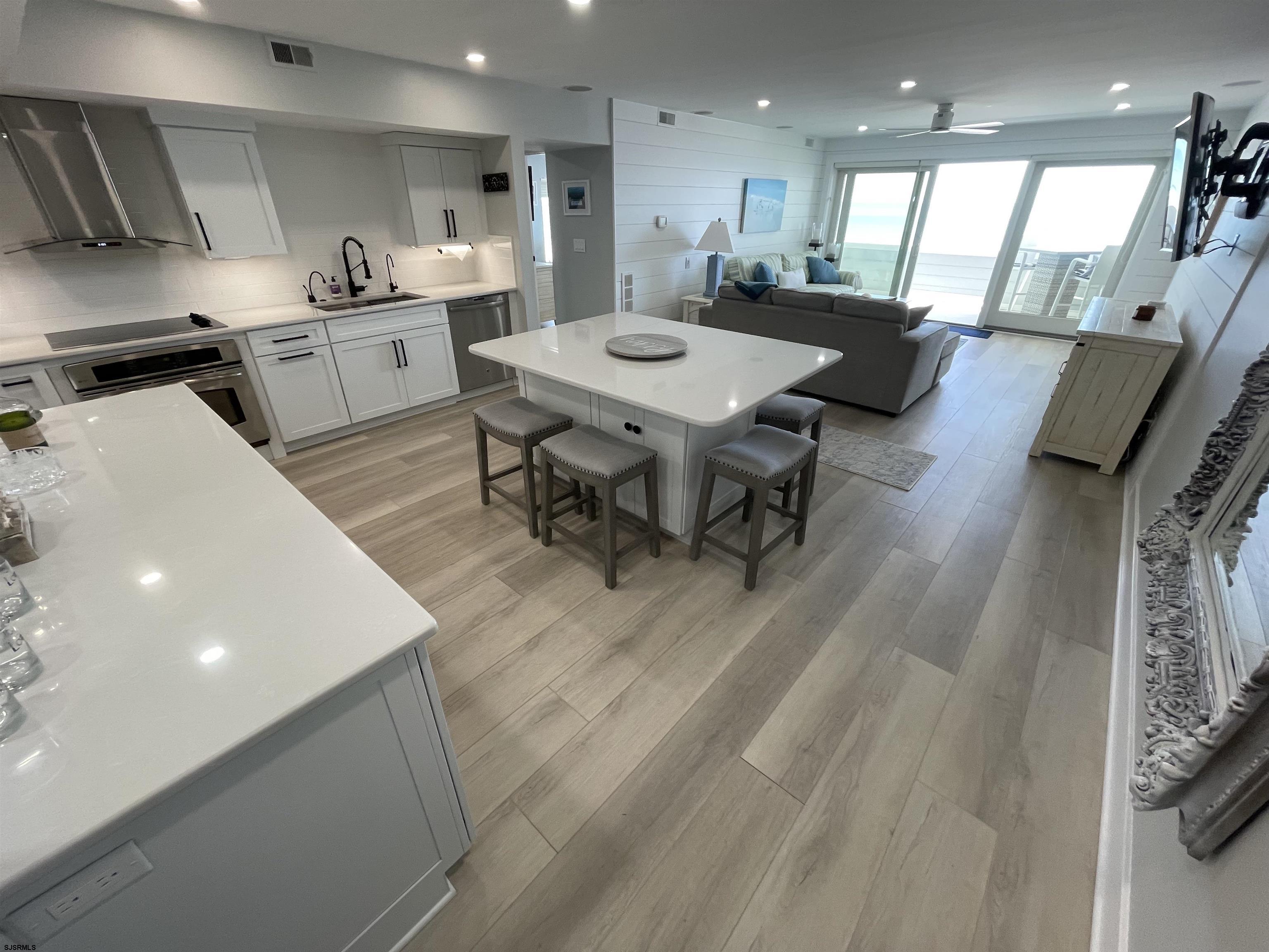 1703 Beach