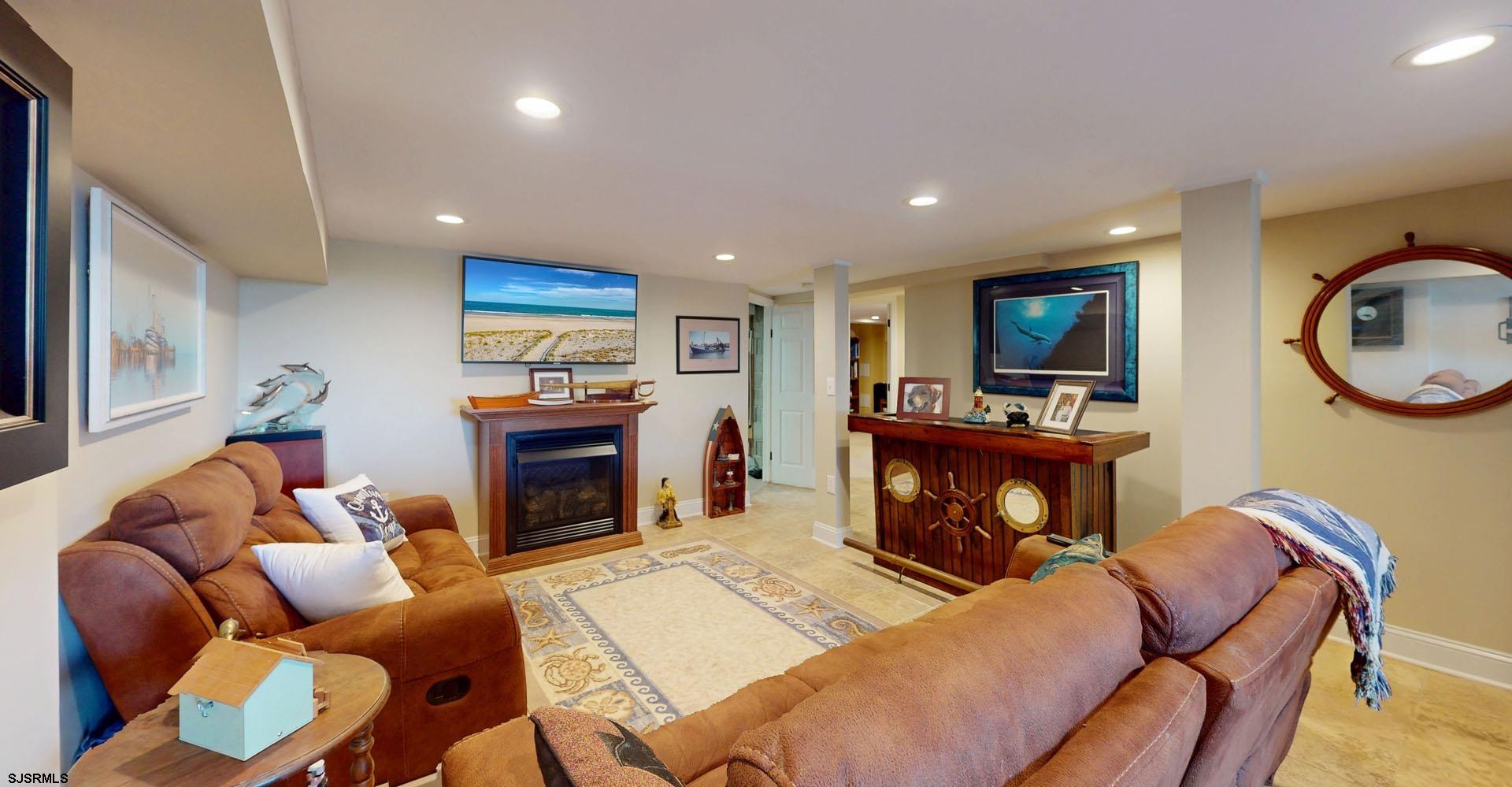 Somers Point, New Jersey 08244, United States, 4 Bedrooms Bedrooms, ,2 BathroomsBathrooms,Residential,Active,129832