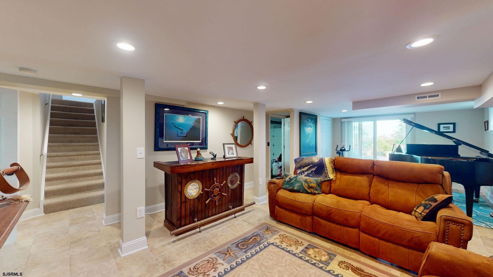 Somers Point, New Jersey 08244, United States, 4 Bedrooms Bedrooms, ,2 BathroomsBathrooms,Residential,Active,129832