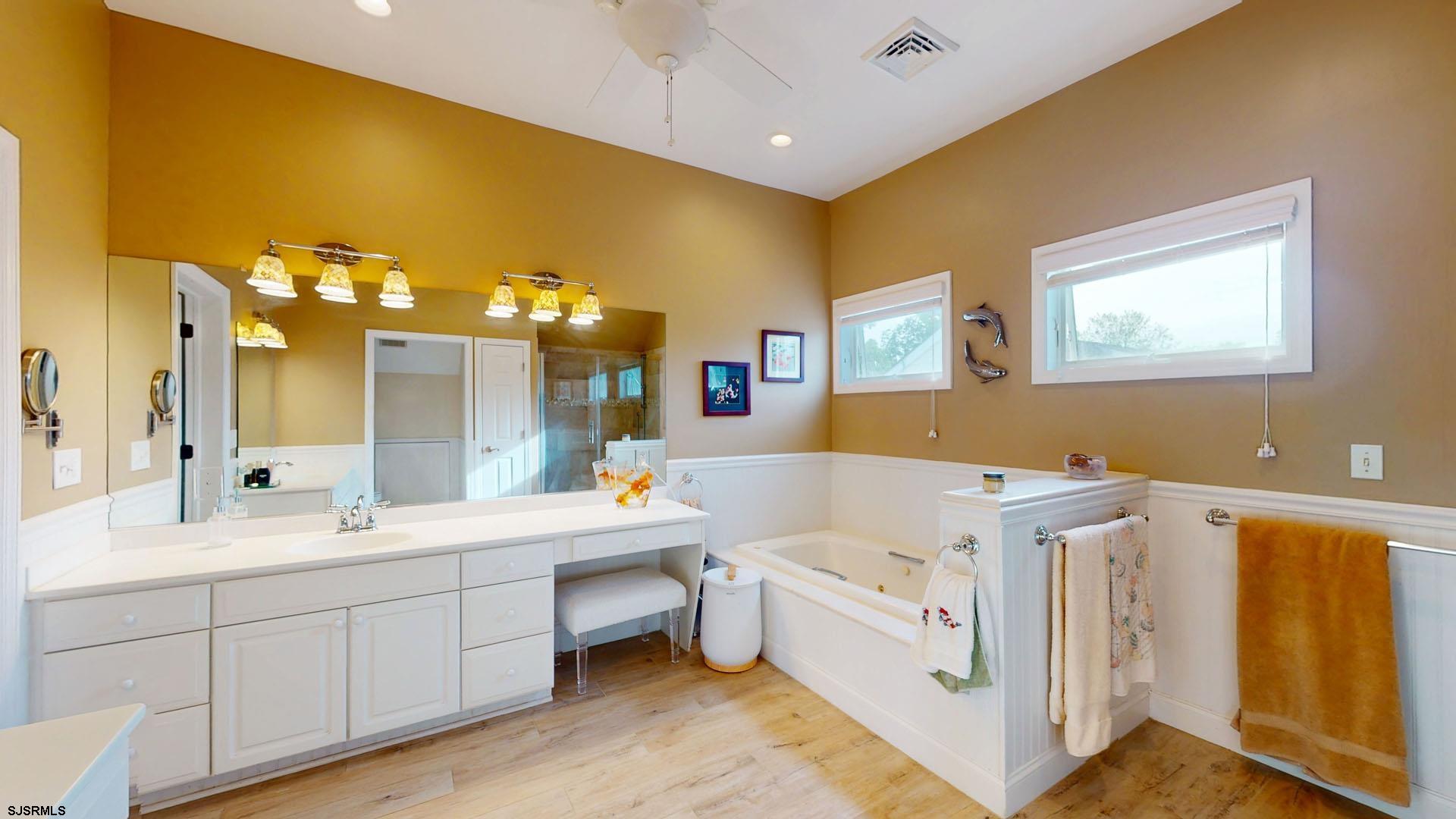 Somers Point, New Jersey 08244, United States, 4 Bedrooms Bedrooms, ,2 BathroomsBathrooms,Residential,Active,129832