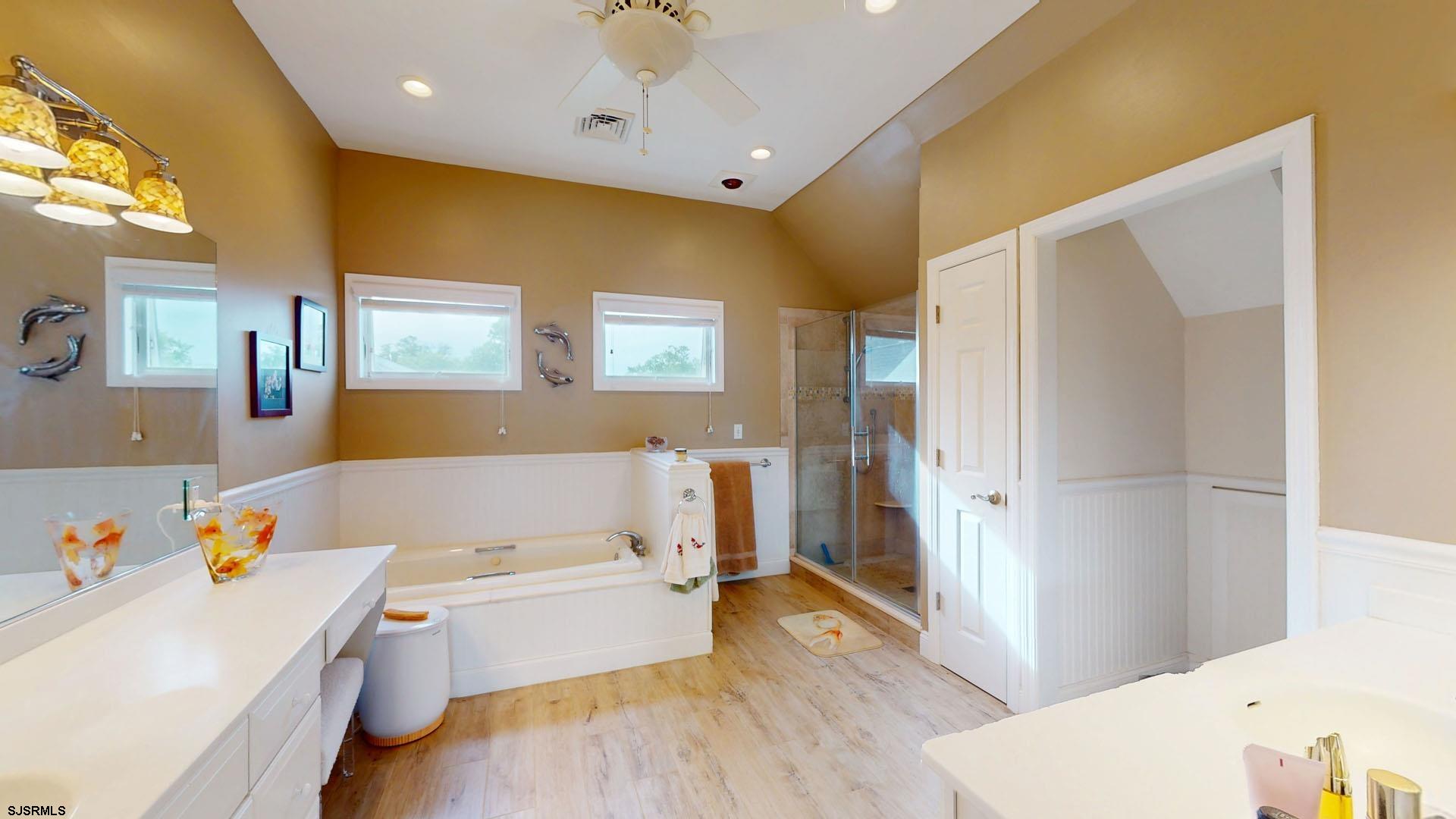 Somers Point, New Jersey 08244, United States, 4 Bedrooms Bedrooms, ,2 BathroomsBathrooms,Residential,Active,129832