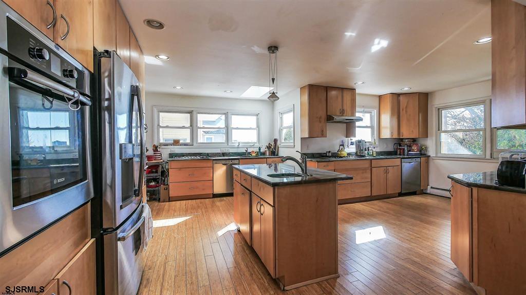 Margate, New Jersey 08402, United States, 4 Bedrooms Bedrooms, ,3 BathroomsBathrooms,Residential,Active,22786