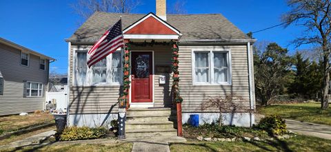 Homes For Sale - 153 W Dawes Ave<br/> Somers Point, NJ 08234