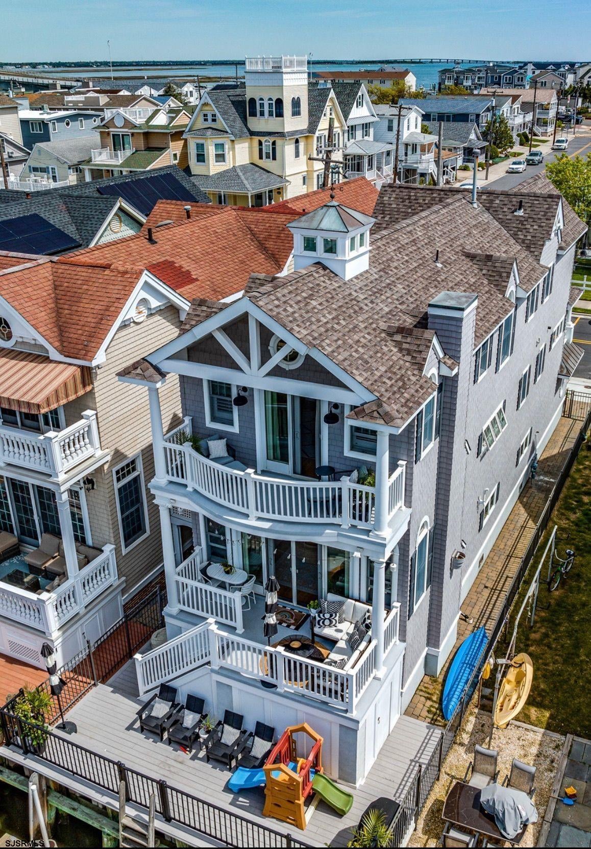 20 W 10th Street