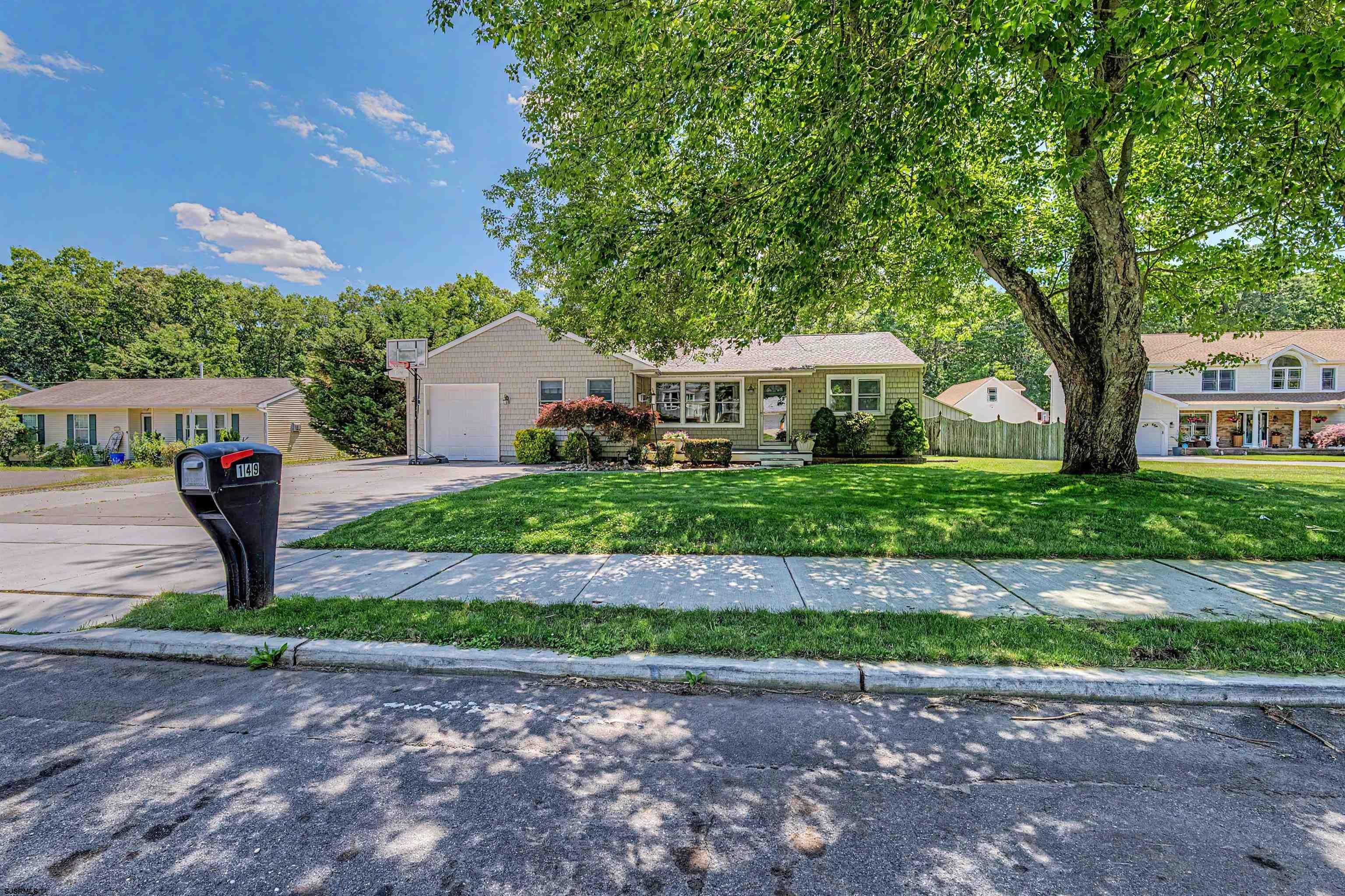 149 Crestview Ave