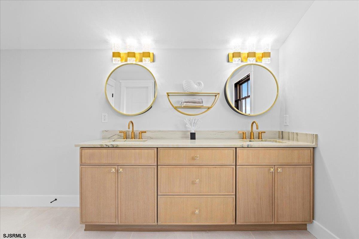 Margate, New Jersey 08402, United States, 5 Bedrooms Bedrooms, ,5 BathroomsBathrooms,Residential,Active,200551