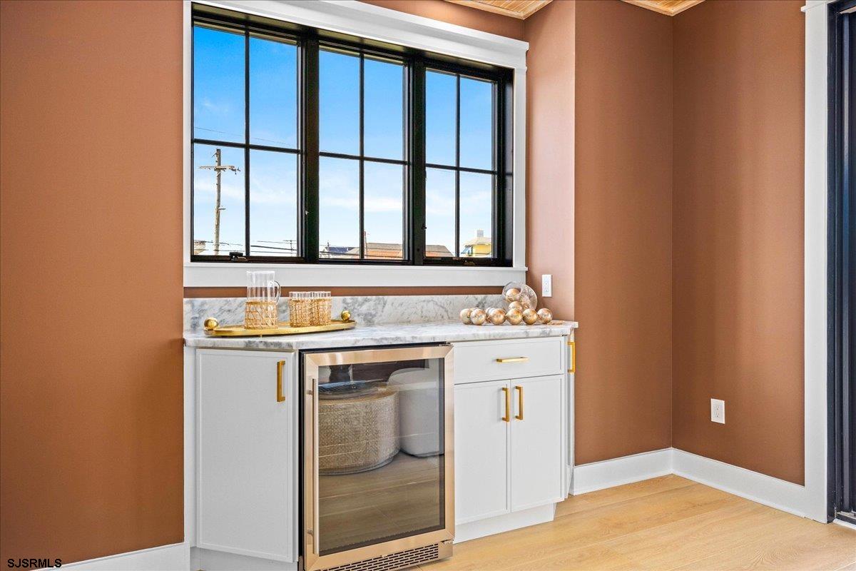 Margate, New Jersey 08402, United States, 5 Bedrooms Bedrooms, ,5 BathroomsBathrooms,Residential,Active,200551