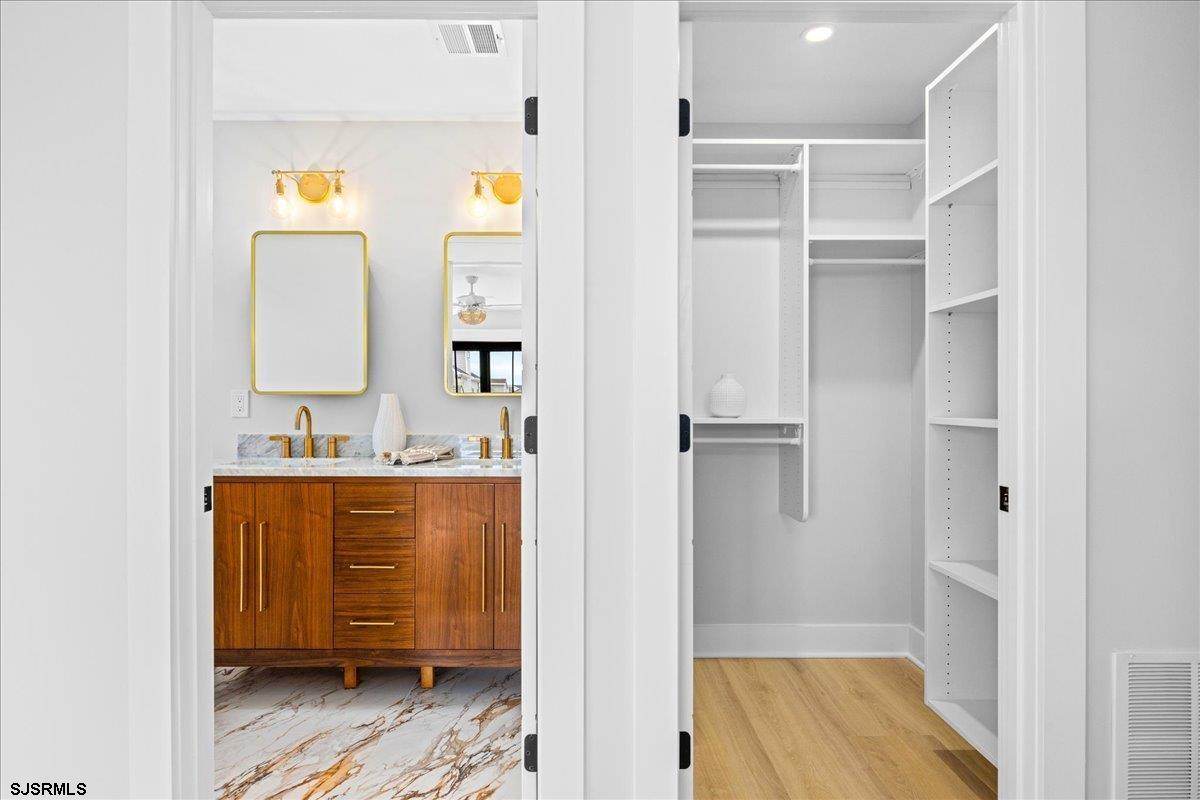 Margate, New Jersey 08402, United States, 5 Bedrooms Bedrooms, ,5 BathroomsBathrooms,Residential,Active,200551